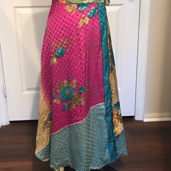 New Silk Maxi Reversible Skirt - Picture 3 of 4